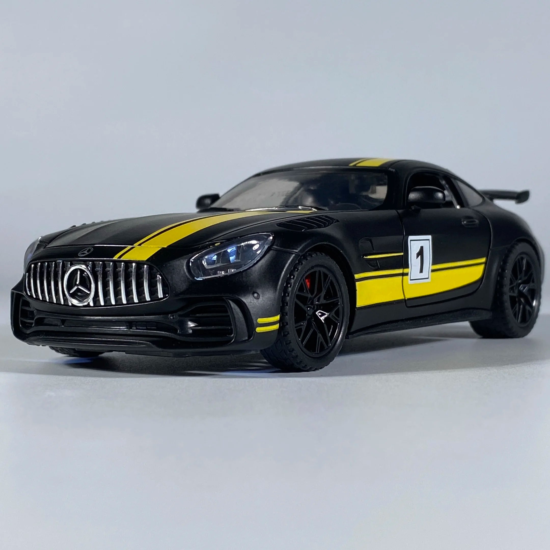 1:32 Mercedes Benz AMG GT