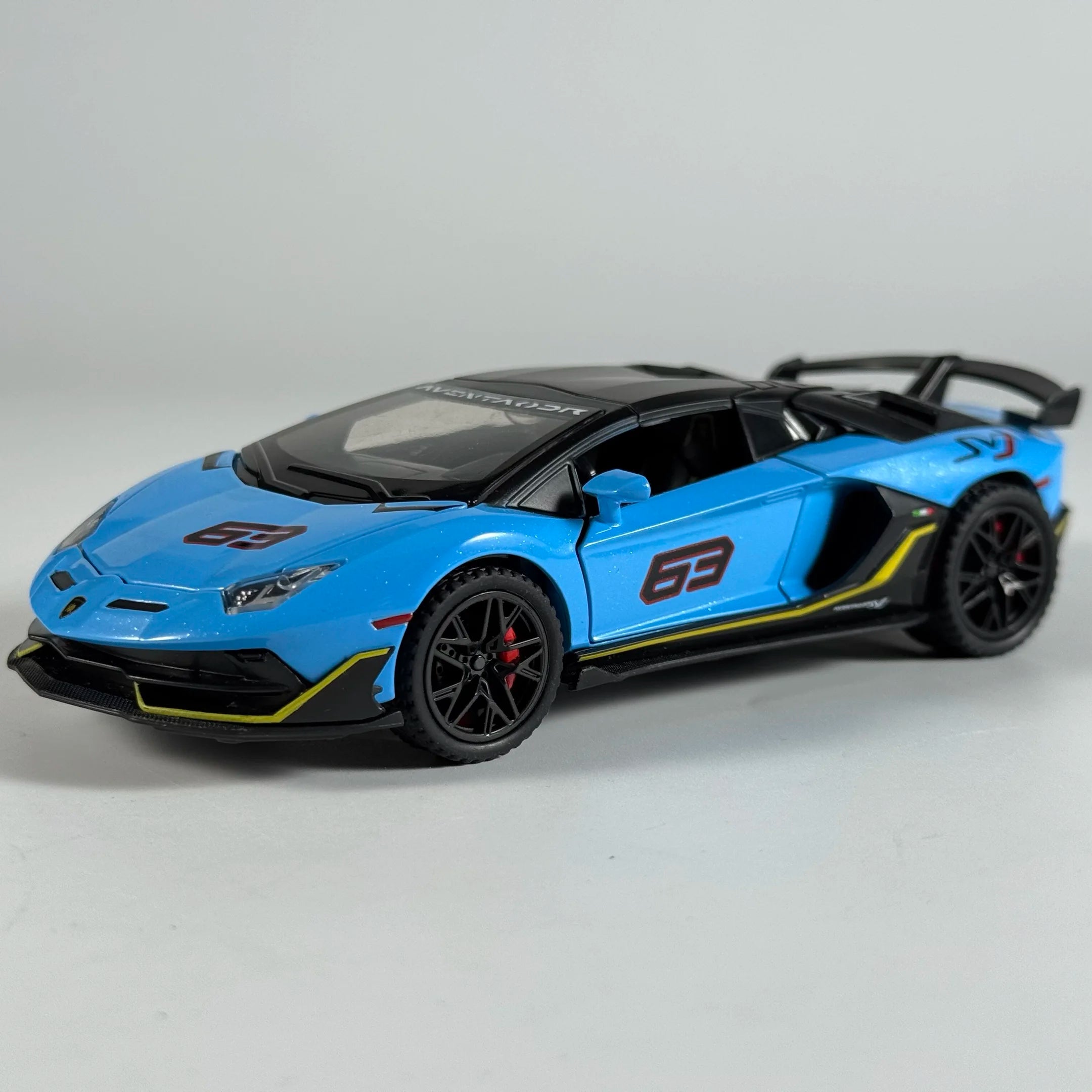 1:32 Lamborghini Aventador SVJ