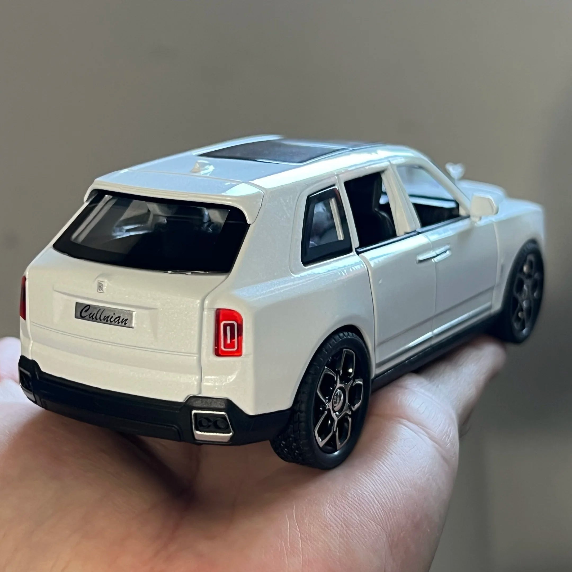 1:32 Rolls Royce Cullinan