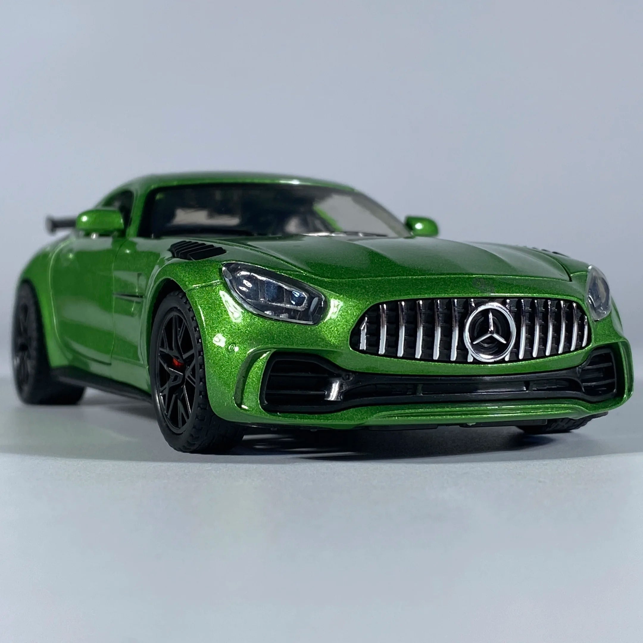 1:32 Mercedes Benz AMG GT